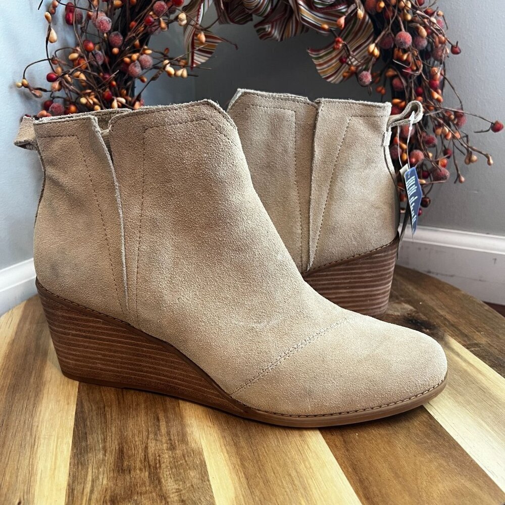 Toms Womens Clare Wedge Ortholite Foam Insole Boot Sz 12 in Oatmeal Suede